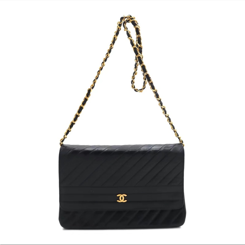 CHANEL Vintage CHANEL Diagonal Quilted Flap bag Entrupy
Authenticated